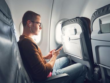 Съзвездието Starlink ще доставя бърз Wi-Fi при полети