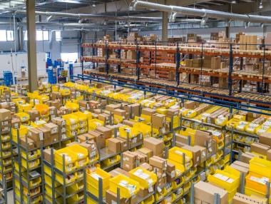 Amazon ще наеме 150 хил. работници за празничното пазаруване