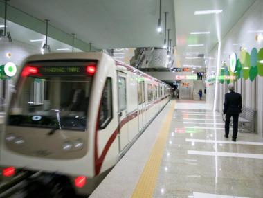 Вместо билет: В метрото вече може да се пътува с банкова карта