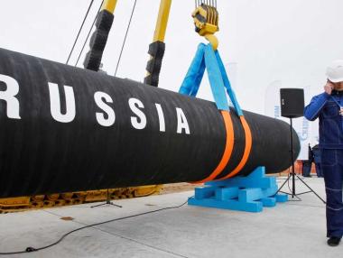 Газът в Европа рязко поскъпна заради спряното сертифициране на „Северен поток 2“