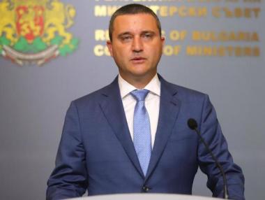 Владислав Горанов опита да напусне страната с издирвана от Интерпол кола