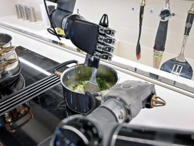 Кухня на бъдещето: Роботи приготвят коледната вечеря