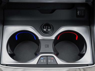 Дефектни поставки за чаши може да струват $5 млн. на BMW