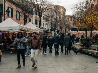 За пореден месец безработицата в еврозоната се свива