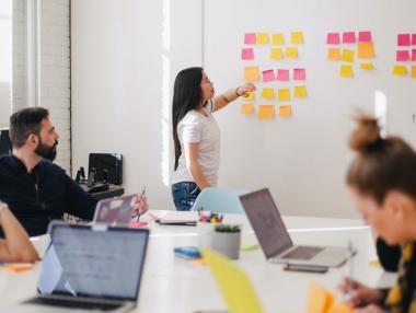 Четири тенденции, които ще движат пазара на труда през 2022 г.