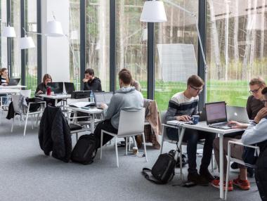 Държавен фонд „Стамболов“ ще финансира образование в чужбина