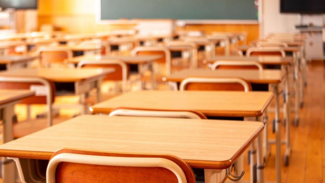 МОН вдига с 10% бюджета за издръжка на училищата заради високите сметки