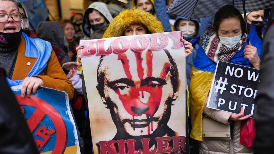 Защо Русия нахлу в Украйна и какво всъщност иска Путин?