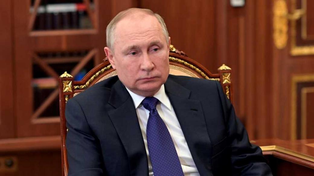 Путин ограничи износа на пари в брой от Русия