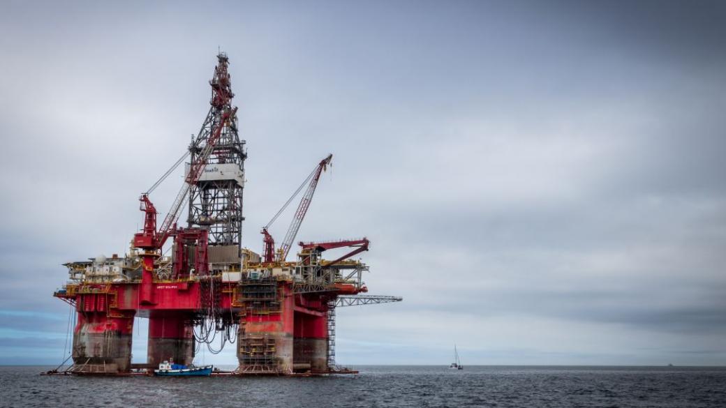 Опасенията от нови санкции срещу Русия тласкат петрола нагоре