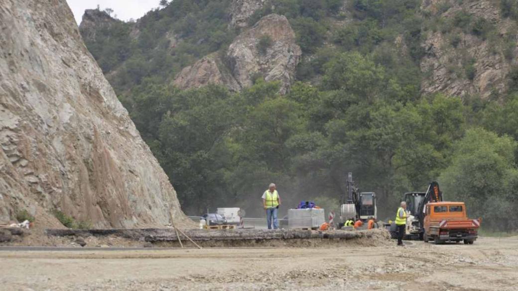АПИ обяви спешна поръчка за ремонт на пътя край Гълъбово