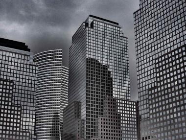 Хоризонтът се смрачава: Печалбите на световните банки потъват