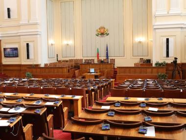 „Галъп“: ГЕРБ е първа, „Демократична България“ почти изпада от парламента