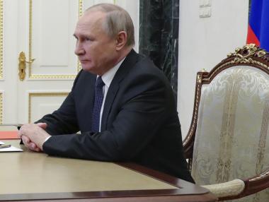 Русия все пак плати дълговете си в долари и евро