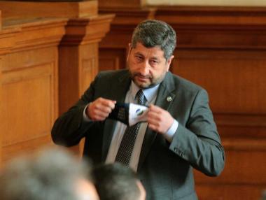 Вечерни новини: ДБ обсъжда оставането в коалицията; Скандал между премиера и превозвачите