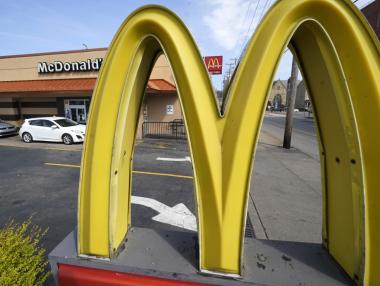 Сбогом, златни арки: Ресторантите на McDonald's в Русия се ребрандират