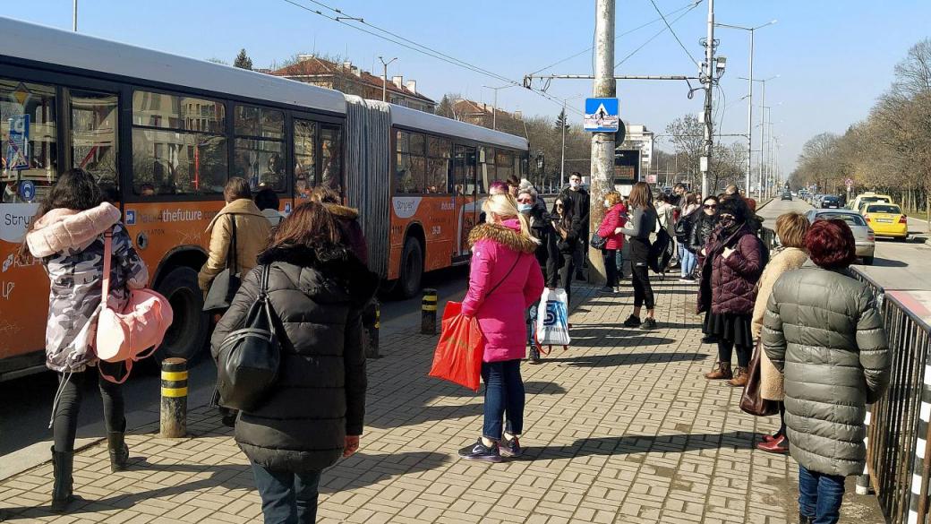 Пари срещу съкращения: Правителството за градския транспорт в София