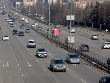 България е срещу забраната на дизеловите и бензинови коли в ЕС