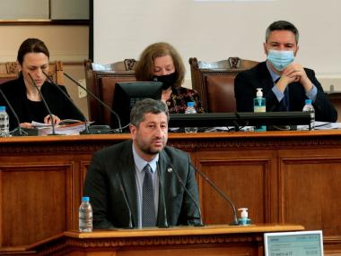 Депутатите най-после вдигнаха прага за ДДС регистрация