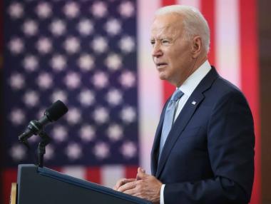 Икономиката на САЩ отново се свива с опасения за рецесия