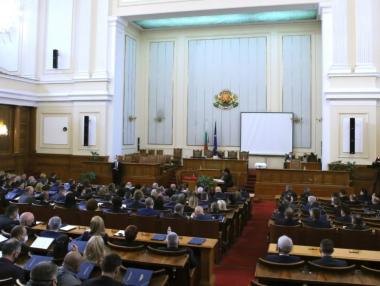 Депутатите светкавично одобриха по-високите цени за строителите