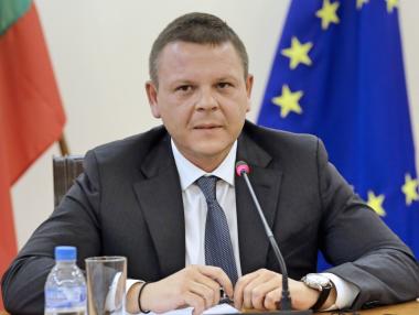 Транспортният министър поема „Български пощи“