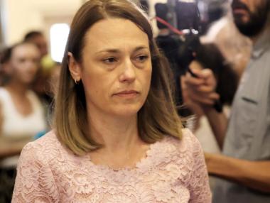 Ива Митева коригира Трифонов за референдума