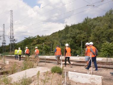 Ключови ремонти на жп отсечки са забавени през последните месеци