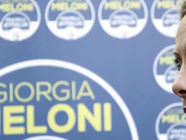 Нова страница: Крайната десница поема Италия в опасен момент