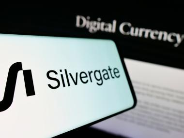 Свързаната с крипто Silvergate отчита масови тегления от клиенти