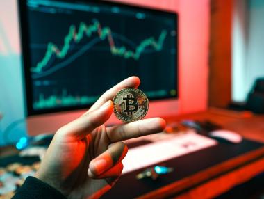 Биткойн поскъпна до близо 21 000 долара