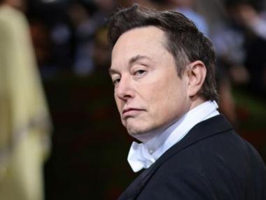 Илон Мъск е „врагът“ вътре в Tesla, предупреждава анализатор на Уолстрийт