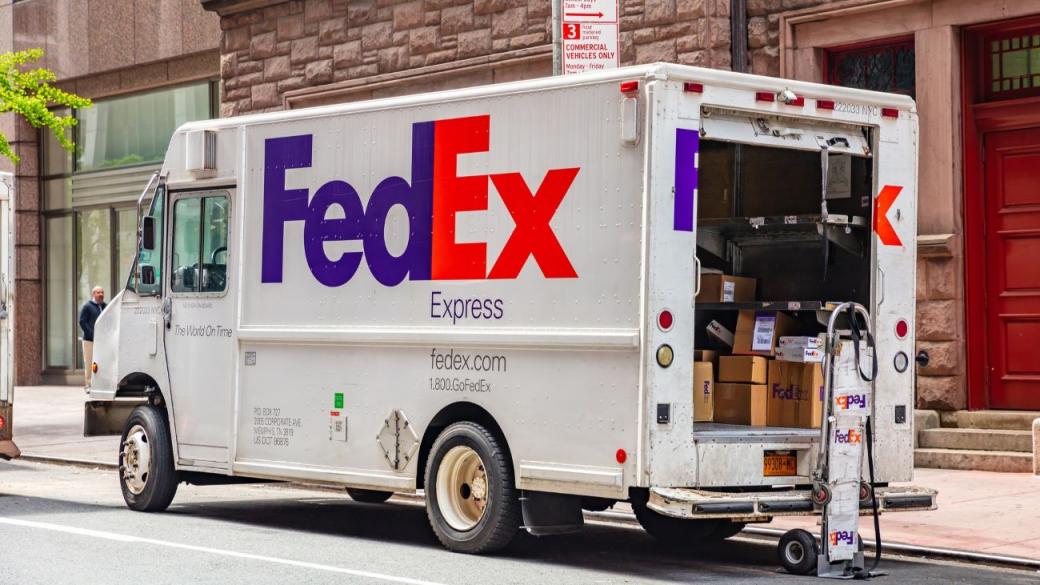 FedEx ще съкрати 10% от висшите позиции