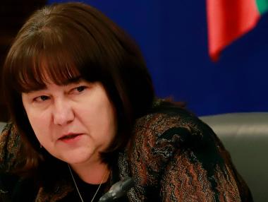 Велкова: От 2024 г. минималната заплата ще стане 940 лв.