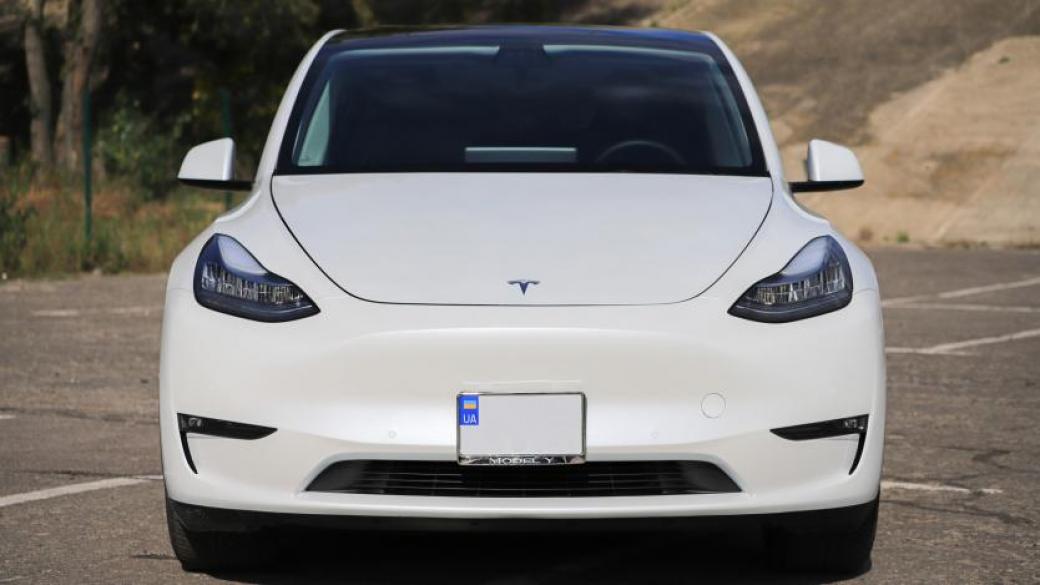 Tesla отново намали цените на електрическите си коли