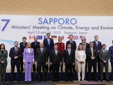 Г-7 си постави големи нови цели за слънчевата и вятърната енергия