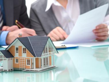 „Ограничаване на правата“: Неплатена пътна глоба ще спира сделка за имот