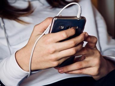 КЗП пак ще проверява телекомите заради вдигането на таксите