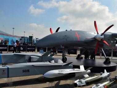 Румъния купува турски бойни дронове „Байрактар“