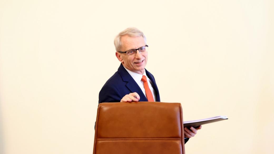 Денков върна заместник-министри на Гълъб Донев