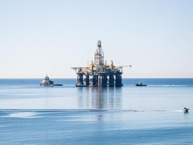 Вечерни новини: Огромни залежи на нефт и газ в Румъния; Бърза забрана на инхауса