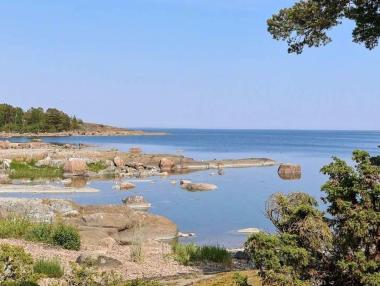 Дигитален детокс: Европейски остров се обяви за зона без телефони