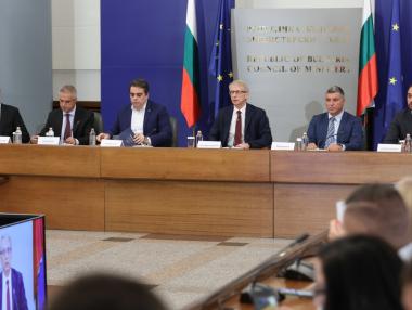 Властта обеща мегапоръчките в пътния и жп сектори да тръгнат до дни