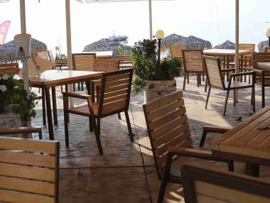 „Хартии без стойност“: Приходите в туризма са рекордни, докато хората намаляват