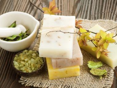 Учени създадоха сапун от отпадъчна пластмаса