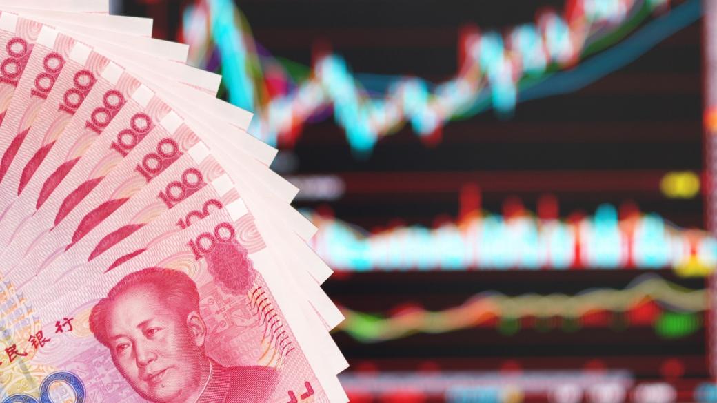 Китайските държавни банки спасяват юана с продажба на долари