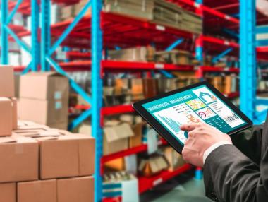 Как изкуственият интелект се опитва да проследява пратки