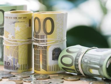 Еврото върви към рекордна серия от загуби