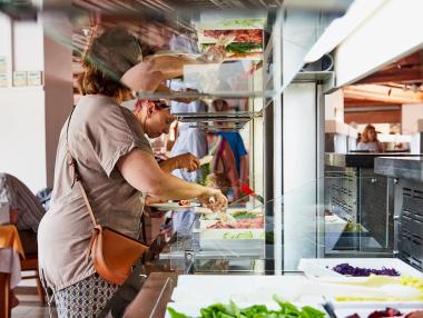 Олинклузив моделът – българските хотелиери не го харесват, но туристите го търсят