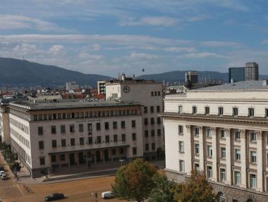 Ниските лихви и огромната ликвидност удължават кредитната експанзия в България